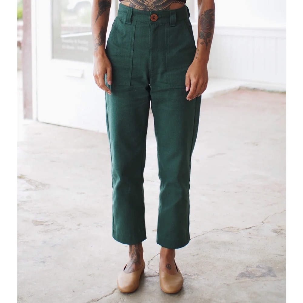 Beaton linen utility pants in forest green 0